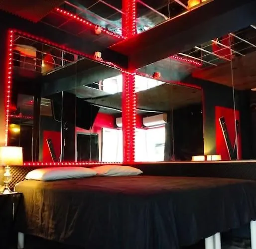 La Lovecoquine, Chez Loveroomtoulon , Parking Et Wifi Gratuits