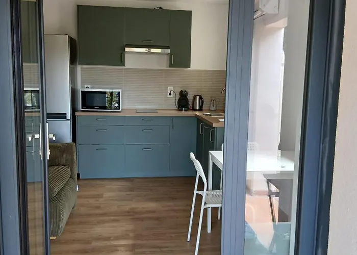 Logement Climatise Avec Piscine Sur Les Hauteurs De Toulon